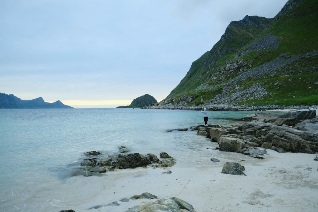 Praia Haukland: a joia ártica das Lofoten - Uttakleivveien 200 | Secret World Trip Planner