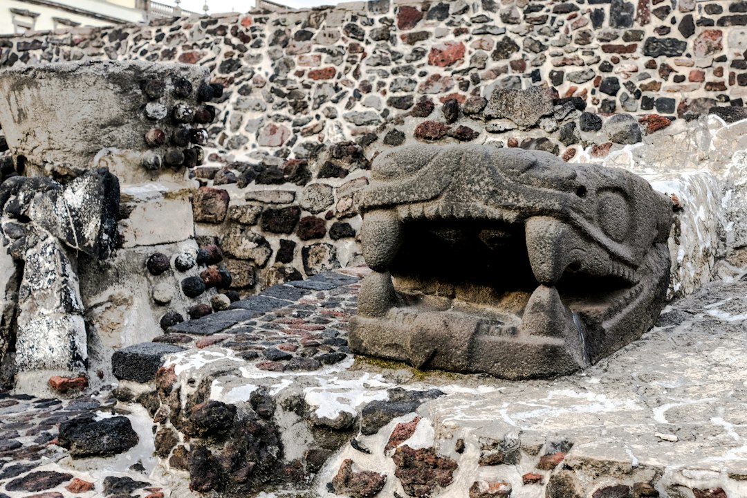 ケツァルコアトルの神殿：テオティワカンの聖なる建築 - 55825 Teotihuacan | Secret World Trip Planner