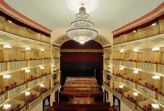 Foggia / Teatro Umberto Giordano (Fíor Teatro Ferdinando) - Foggia | Secret World Trip Planner
