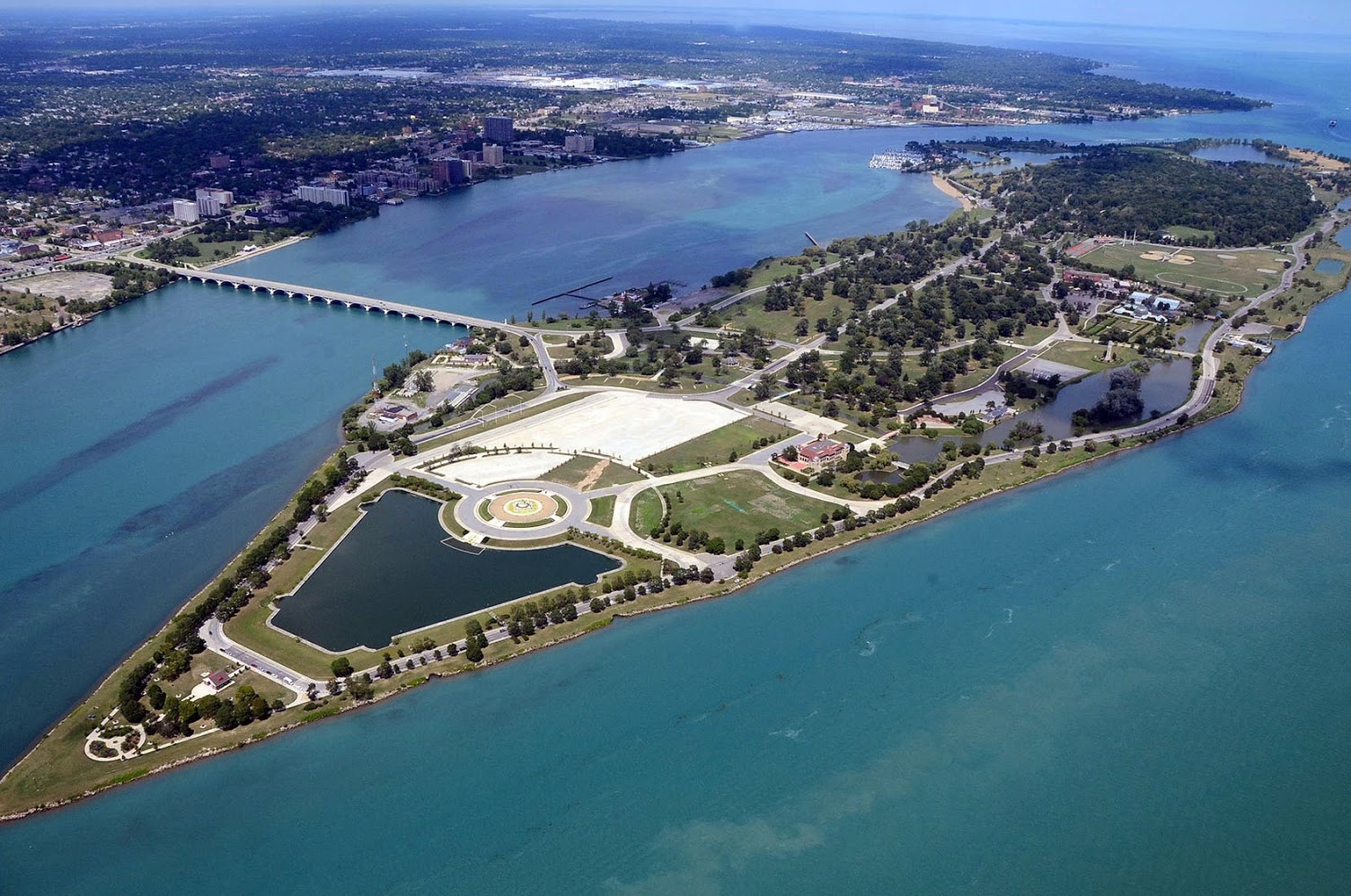 बेले आइल पार्क-डेट्रायट मणि - Detroit | Secret World Trip Planner