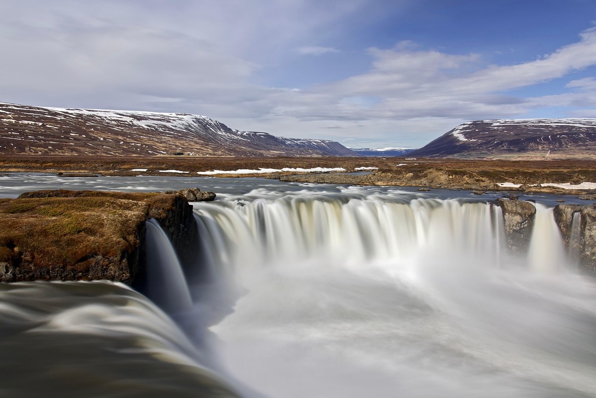 Godafoss, uma das mais belas cachoeiras da Europa - Goðafoss Waterfall | Secret World Trip Planner