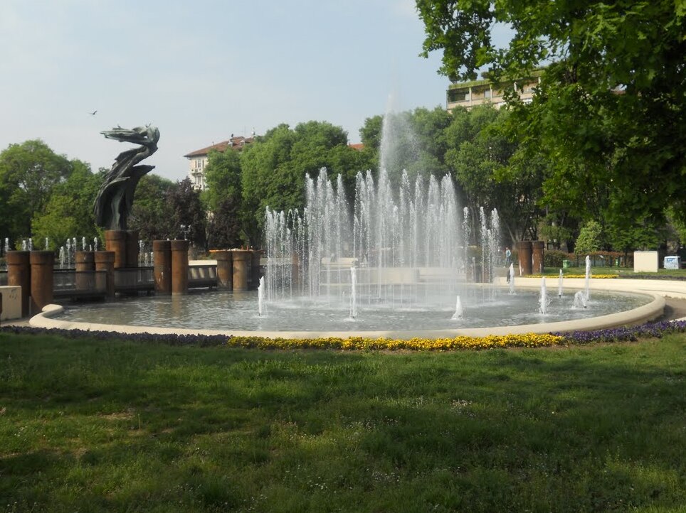 La fontana-Monumentul marinarilor din Italia - Milano | Secret World Trip Planner