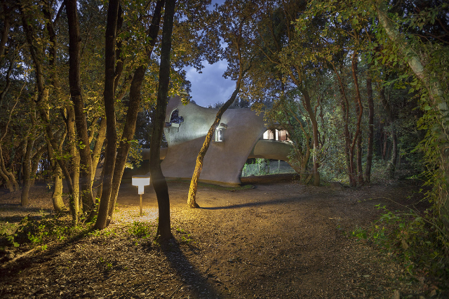 Rumah Saldarini - Baratti | Secret World Trip Planner