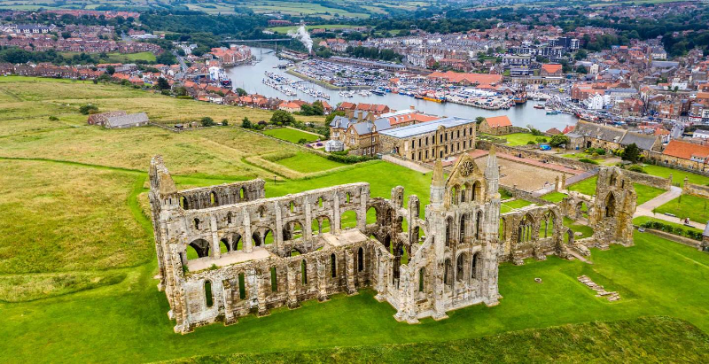 Whitby Abbey en Dracula - Abbey Ln | Secret World Trip Planner