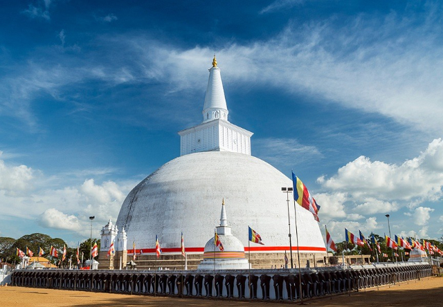 Ruwanwelisaya - Anuradhapura | Secret World Trip Planner