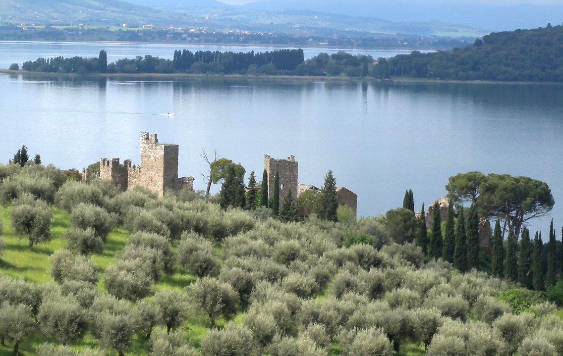 トラジメーノ湖 - Lago Trasimeno | Secret World Trip Planner