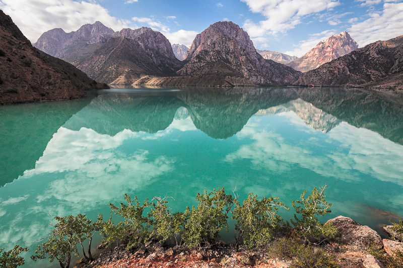 Iskanderkul adalah glasier gunung danau di Sughd Wilayah, dalam northwe -  Secret World