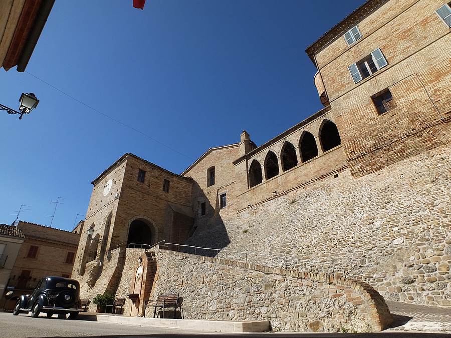 Castelul Pelagallo și Monte Vidon Combatte