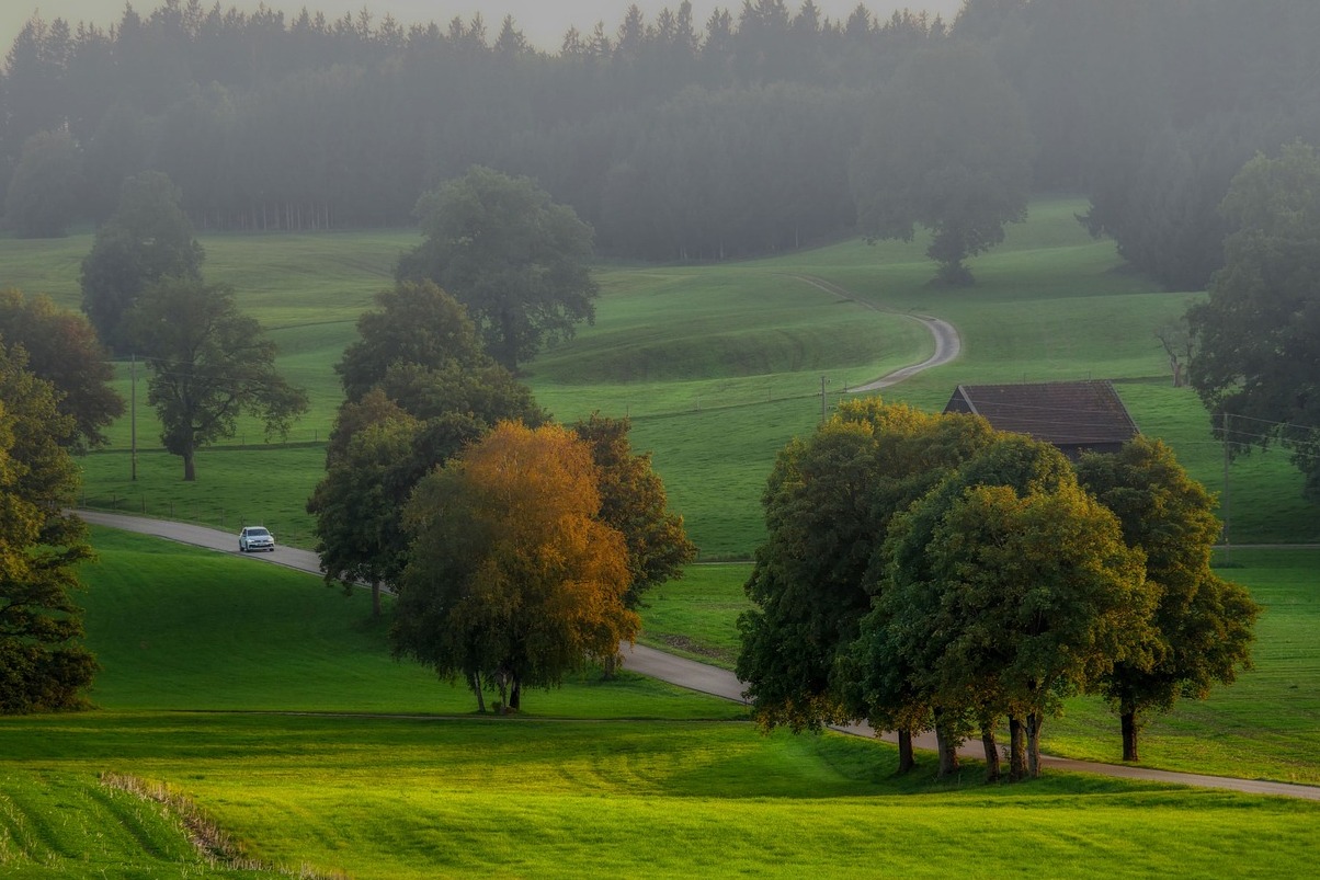 ממוקם בין גבעות ירוקות - Salò | Secret World Trip Planner