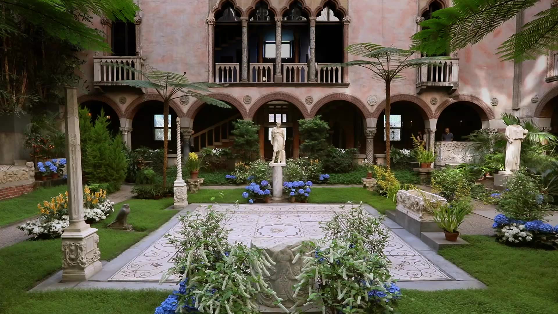 The Isabella Stewart Gardner Museum in Bos... - Secret World