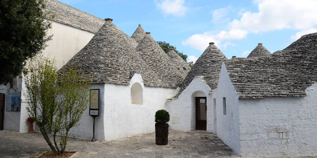 پیزولا گھر - Alberobello | Secret World Trip Planner