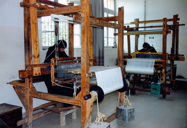 Monastero di Kalograion Tessitura della seta - Kalamata | Secret World Trip Planner