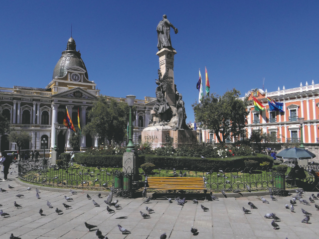 Murillo maydoni - La Paz | Secret World Trip Planner