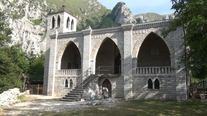 Infernaccio Gorge e Hermitage de St Leonard - Montefortino | Secret World Trip Planner