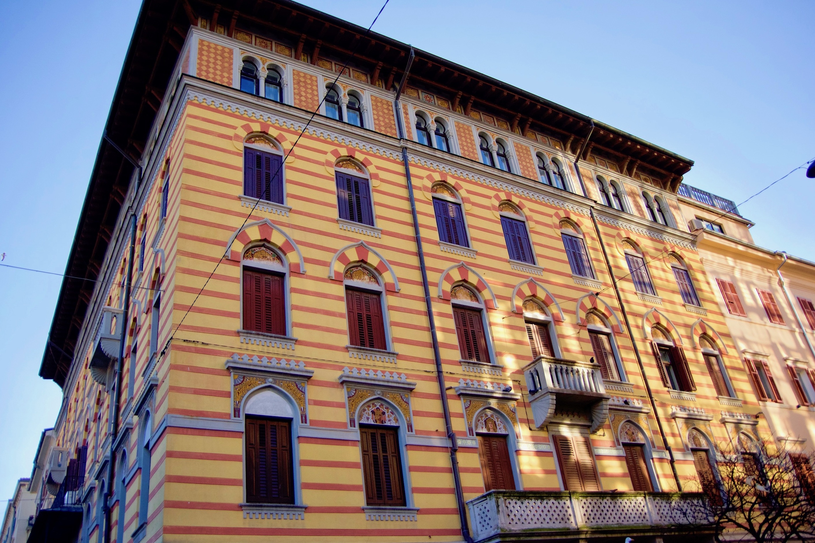 Бочки на крышах домов в турции