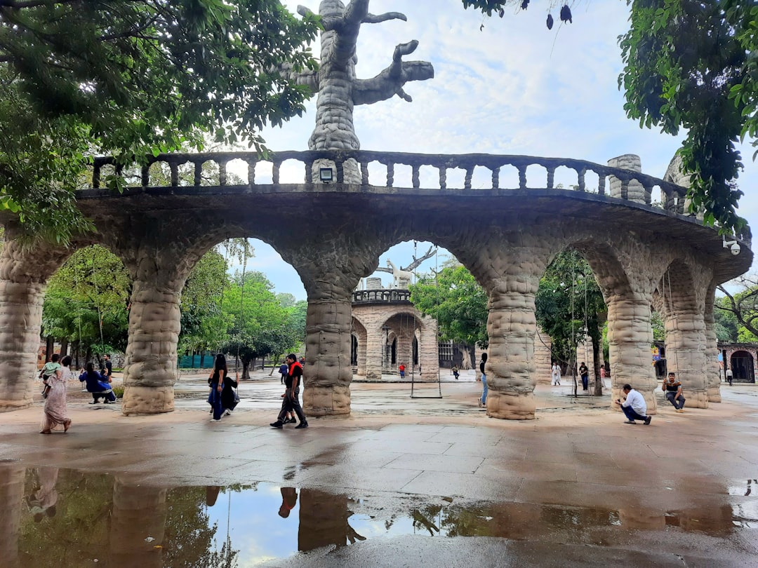 Нек Чанд сад ручных вадаспадаў і скульптур - Chandigarh | Secret World Trip Planner