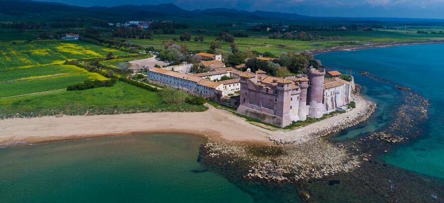 Puri Santa North Wind - Castello Santa Severa | Secret World Trip Planner