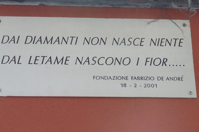 ฟาบริซิโอ เด อันเดร: Via del Campo - Genova | Secret World Trip Planner