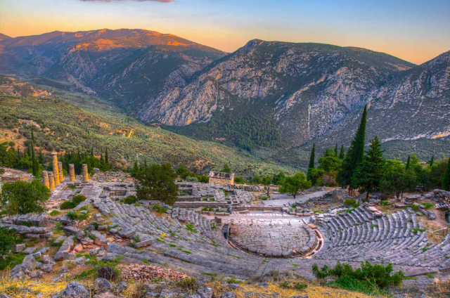 Αρχαιολογικός χώρος των Δελφών - Delfi | Secret World Trip Planner