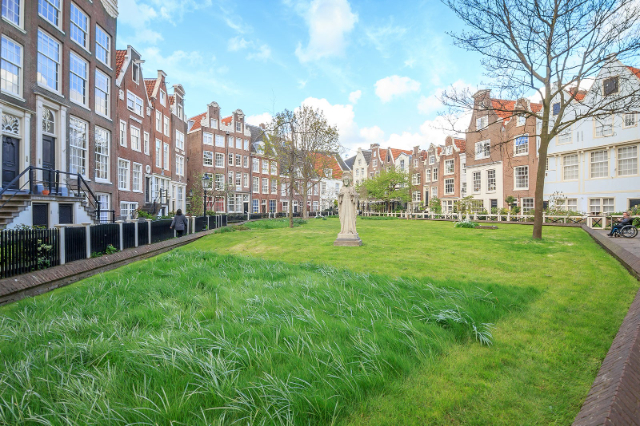 বেজিনহফ - Amsterdam | Secret World Trip Planner