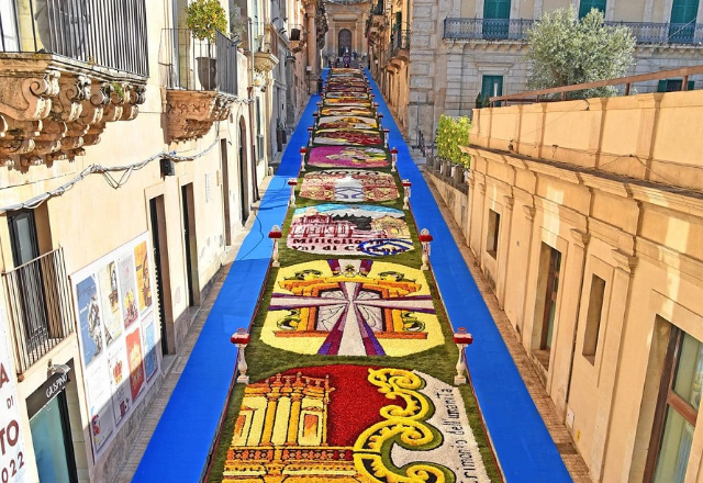 Primavera barroca o Infiorata de Noto - Noto | Secret World Trip Planner