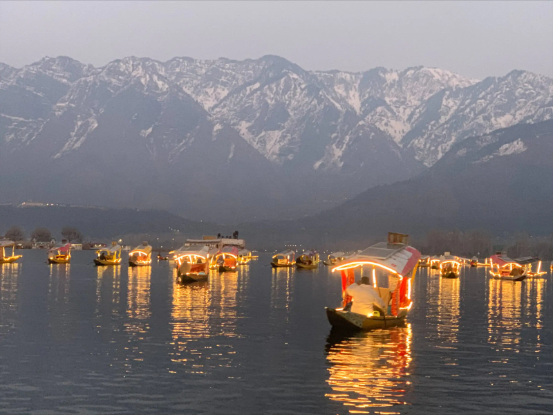ਡਲ ਝੀਲ, ਭਾਰਤ - Srinagar | Secret World Trip Planner
