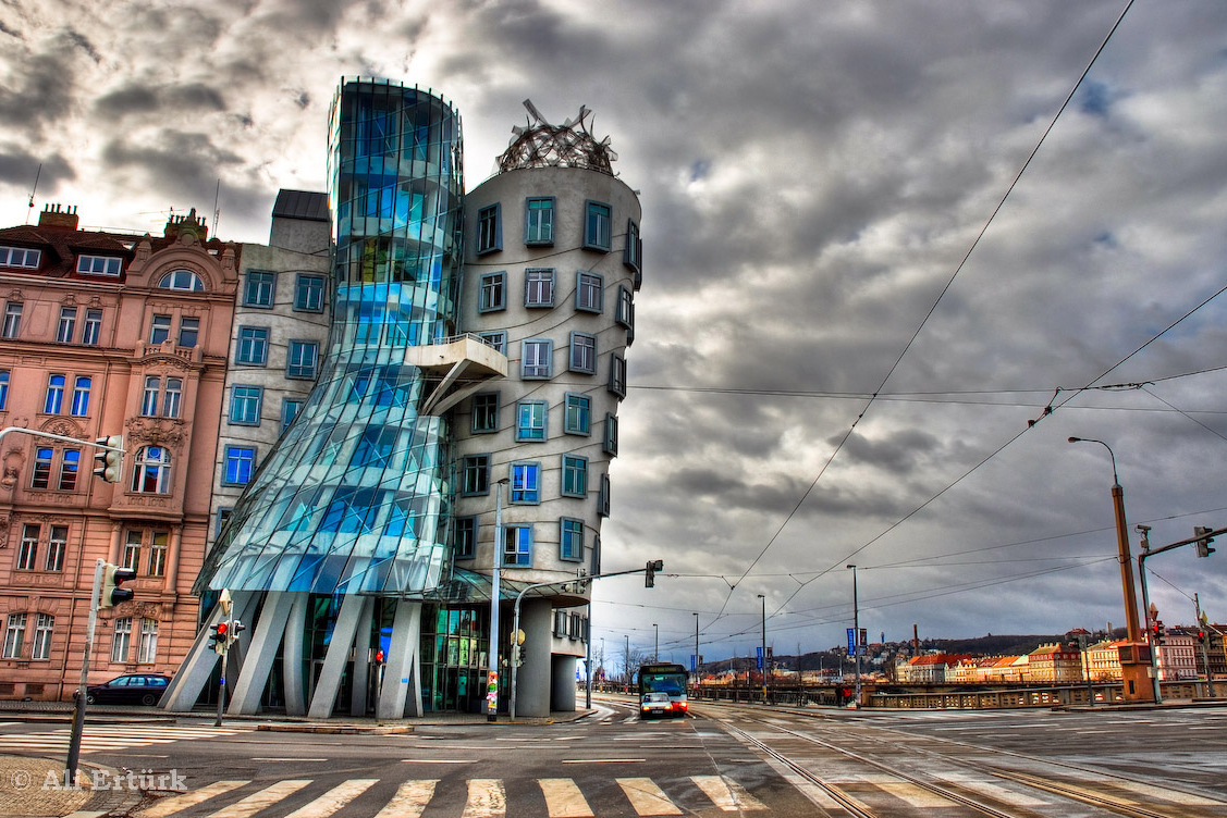 跳舞的房子在布拉格 - Jiráskovo nám. 1981/6 | Secret World Trip Planner