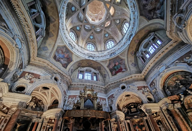 Valódi San Lorenzo templom - Torino | Secret World Trip Planner