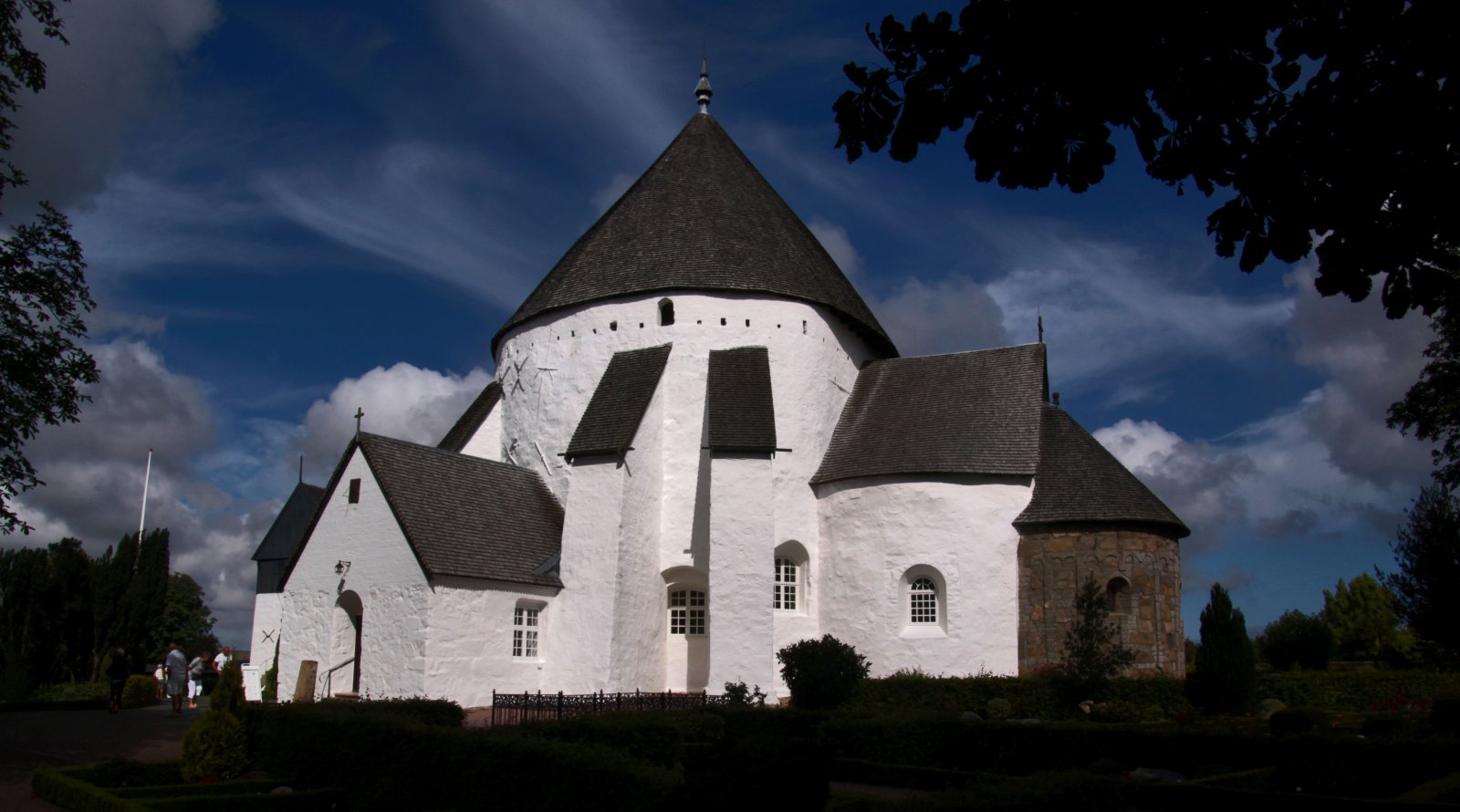 Danmark / Østerlars kyrka, den äldsta av ön - Gudhjem | Secret World Trip Planner
