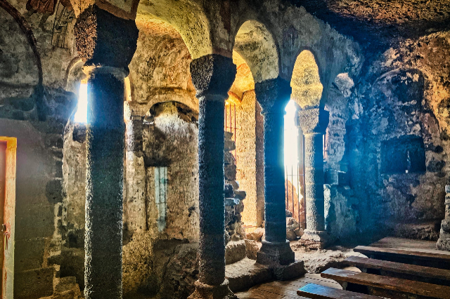 Hang động Jonas - Saint-Pierre-Colamine | Secret World Trip Planner