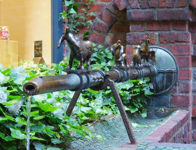 ਸੱਤ ਸੜੇ ਖੂਹ - Bremen | Secret World Trip Planner
