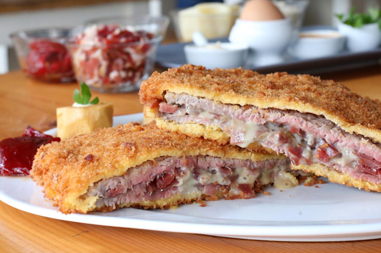 Der Cachopo ist eine asturische Zubereitung, ein Grundgericht der asturischen Küche, das