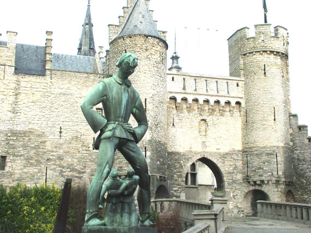 ಲ್ಯಾಂಗ್ ವ್ಯಾಪರ್ ಪ್ರತಿಮೆ - Antwerpen | Secret World Trip Planner