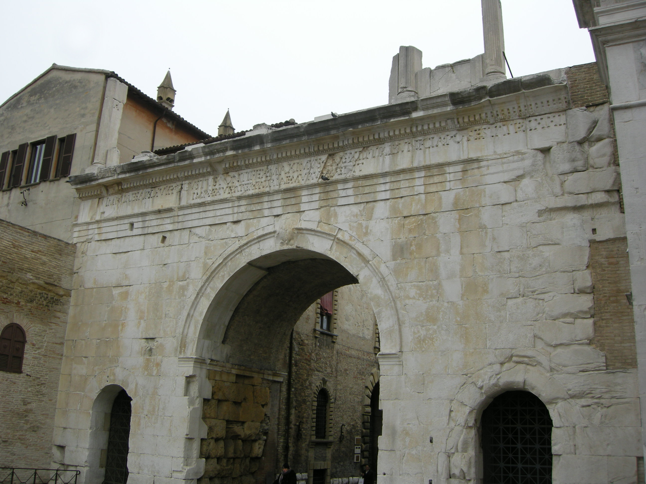 Arco Augustus - Fano | Secret World Trip Planner