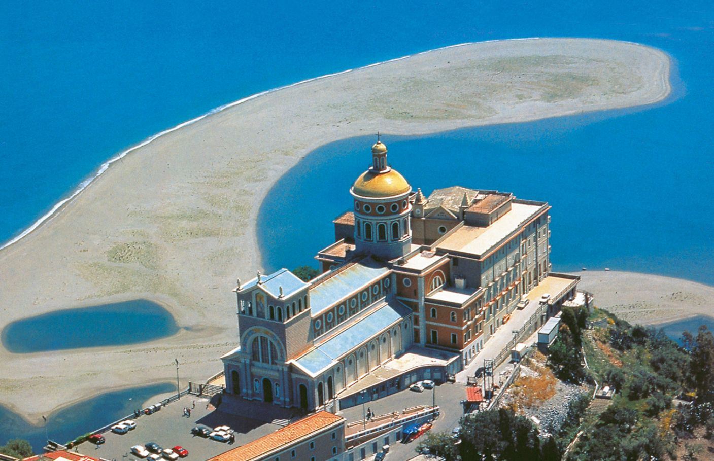 Den svarta madonnans helgedom - Tindari | Secret World Trip Planner