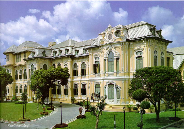 Palacio Bang Khun Phrom - Khet Phra Nakhon | Secret World Trip Planner