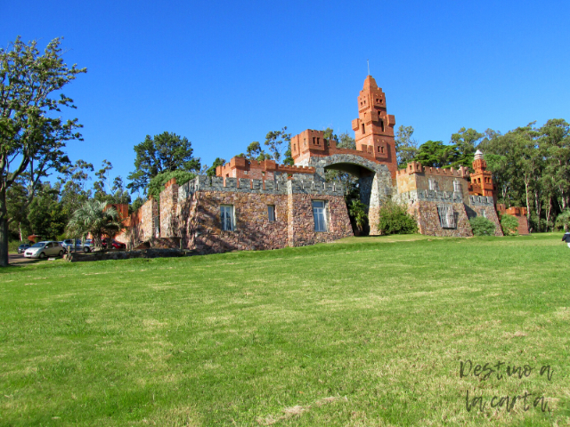 Pittamiglio Kalesi - Estación Las Flores | Secret World Trip Planner