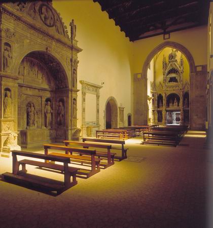 โบสถ์ San Giovanni ใน Carbonara - Napoli | Secret World Trip Planner