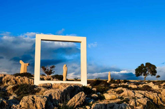 Skulpturparken i Ayia Napa: En harmonisk blandning av konst och natur - Ayia Napa | Secret World Trip Planner
