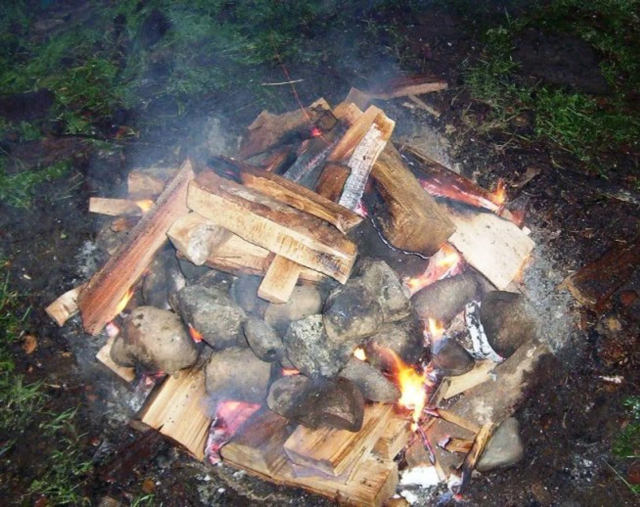 O curanto - Punta Arenas | Secret World Trip Planner