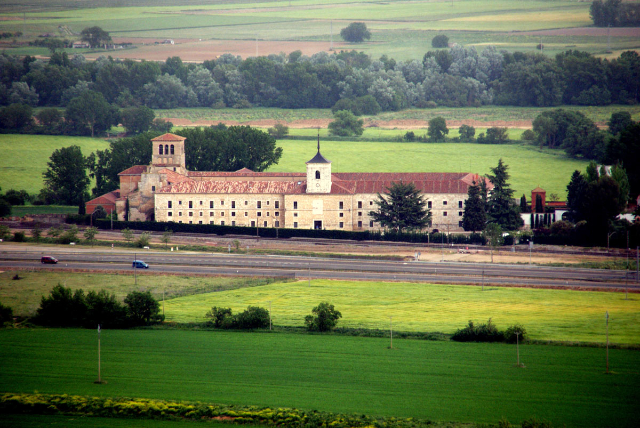 San-Isidro de Duenas monastiri - Dueñas | Secret World Trip Planner