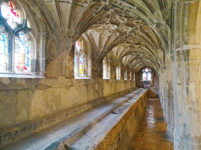 Lavatorium ing Katedral Glouchester - 12 College Grn | Secret World Trip Planner