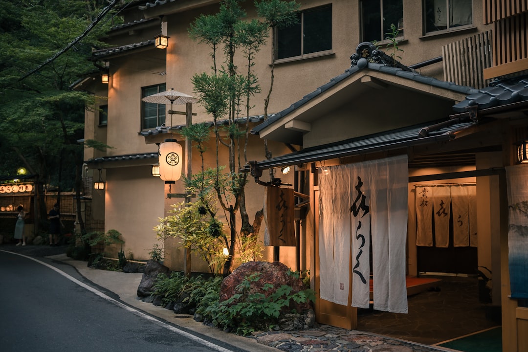 とんかつを京都で食べるなら：季節と時期の選び方 - Kyoto | Secret World Trip Planner