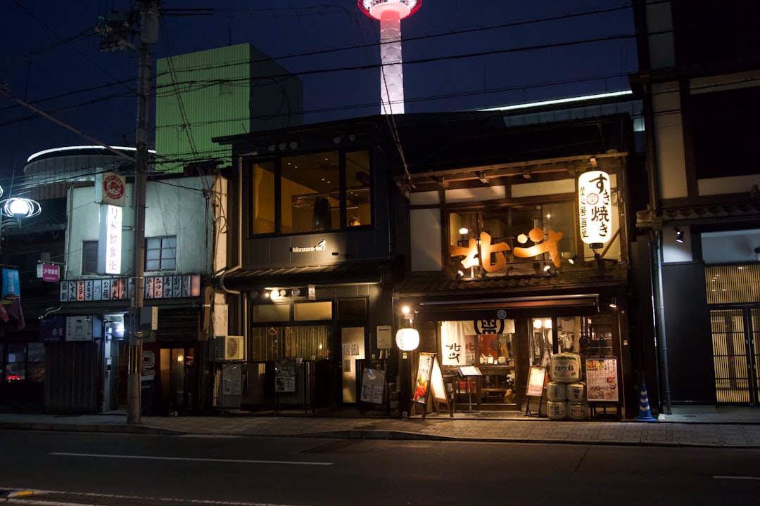 とんかつを京都で食べるなら：季節と時期の選び方 - Kyoto | Secret World Trip Planner