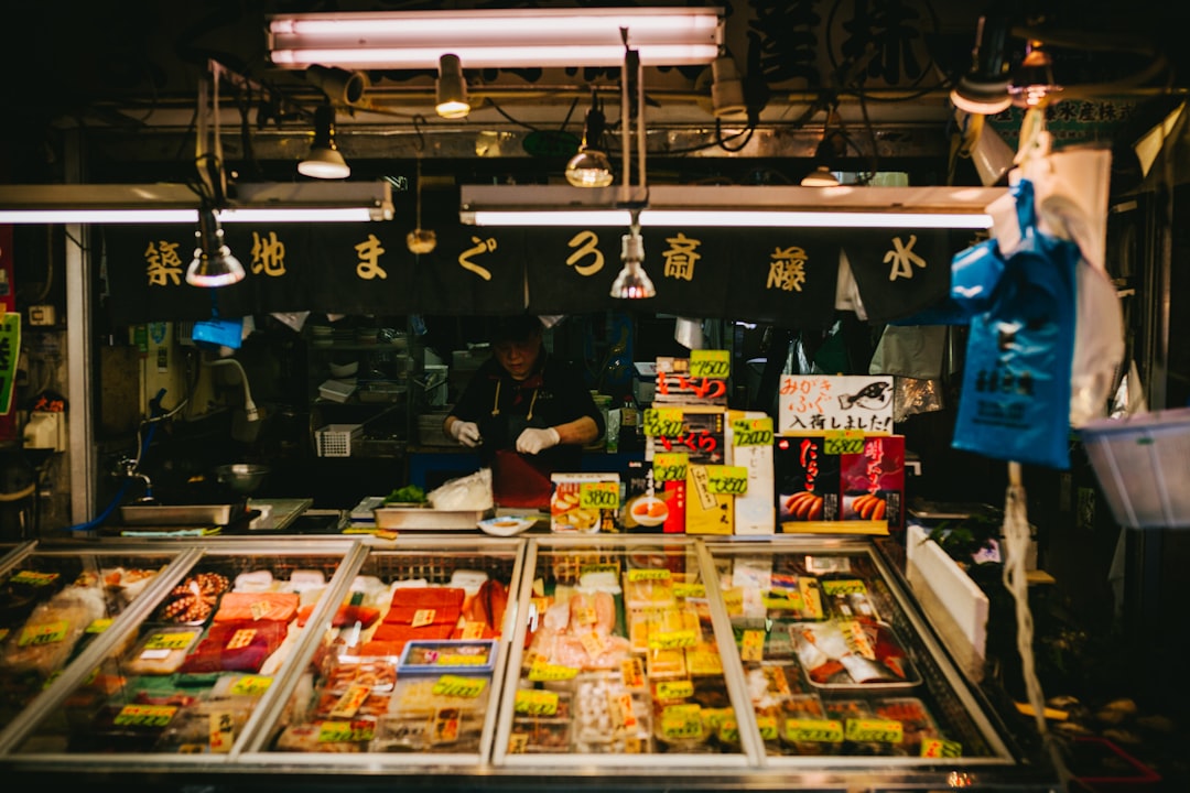 築地市場の寿司：東京で本物の味に出会う場所 | Secret World Trip Planner
