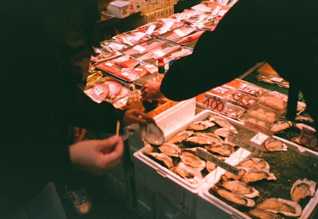 築地市場の寿司：東京で本物の味に出会う場所 | Secret World Trip Planner