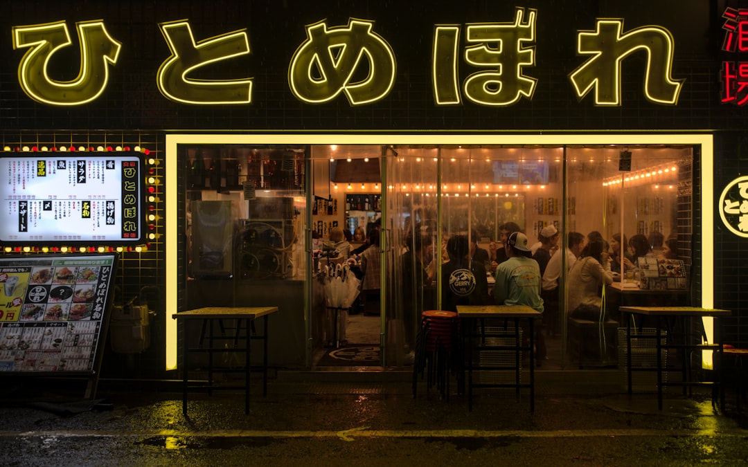 大阪うどん、いつ食べに行く？季節別完全ガイド - Osaka | Secret World Trip Planner