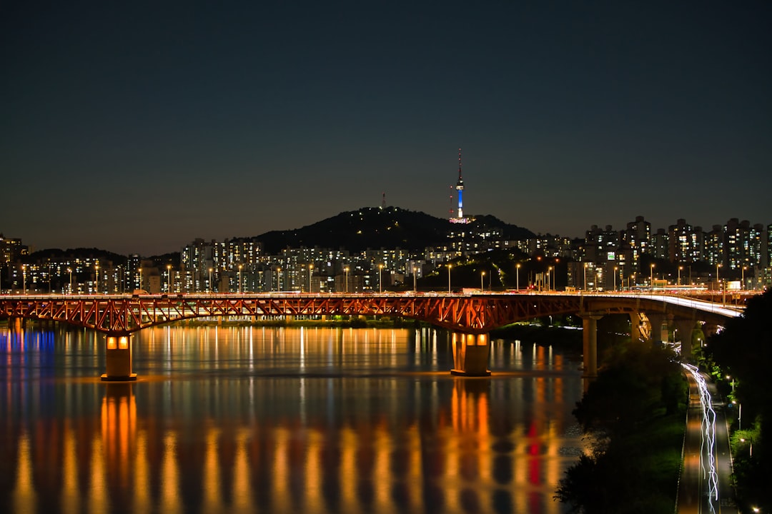 세계 최대 호수, 언제 가면 좋을까? 계절별 완벽 가이드 - Seoul | Secret World Trip Planner