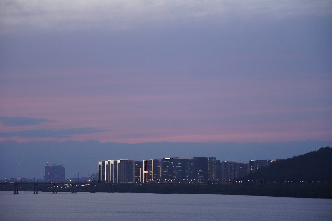 힐리어 호수, 서울에서 출발하는 핑크빛 하루 여정 - Seoul | Secret World Trip Planner