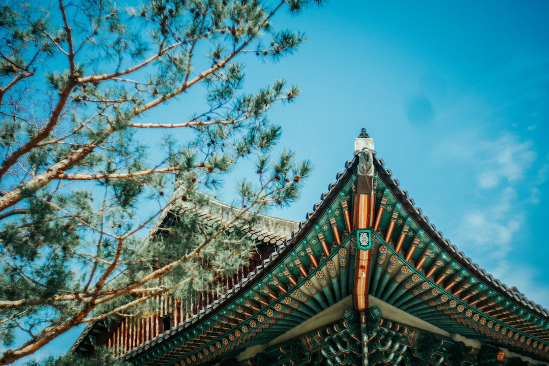 몬세라트 수도원: 서울에서 만나는 카탈루냐의 이상한 기적 - Seoul | Secret World Trip Planner